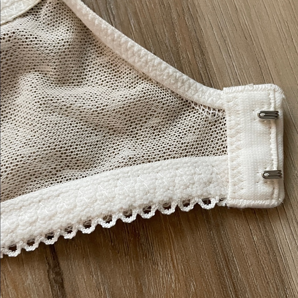 Victoria’s Secret Wicked Unlined Lace Balconette Bra in Cream Lace size 34D - Picture 8 of 9